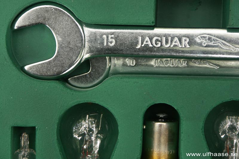 Jaguar XJ8 (X308)