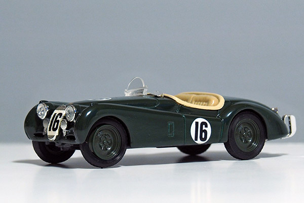 Jaguar XK120, Brumm nr r104, modellbil